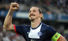 九游体育-羽球之夜，中国队力克丹麦，桃田贤斗点燃赛场的不灭火焰