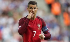 九游娱乐官方网站-莫兰特关键先生本色尽显，尼克斯客场踏平黄蜂迎三连胜