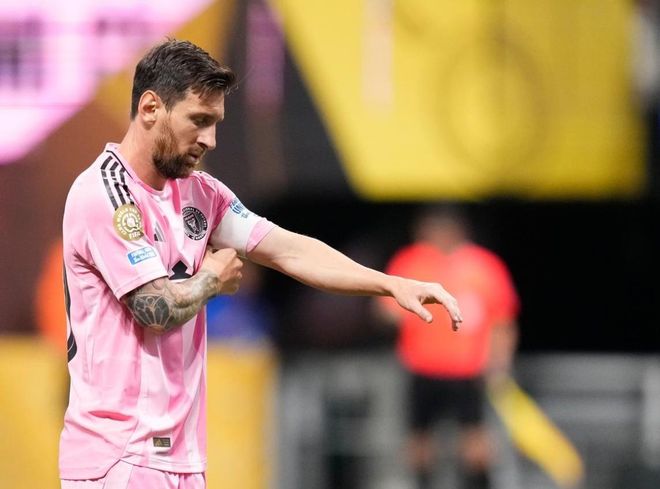 关于皇家马德里队长梅西遭遇伤病，球迷纷纷表达关切和支持的信息