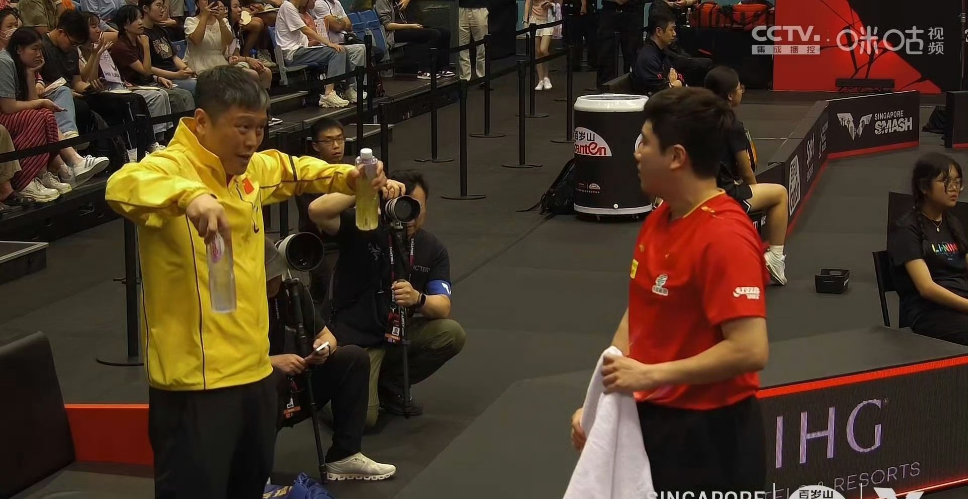 包含中国乒乓球队险胜波兰乒乓球队,奥恰洛夫打破历史纪录的词条 包含中国乒乓球队险胜波兰乒乓球队,奥恰洛夫打破历史纪录的词条