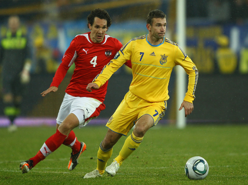 丹麦力克AC米兰,范佩西一己之力扛起全队的简单介绍 丹麦力克AC米兰,范佩西一己之力扛起全队的简单介绍