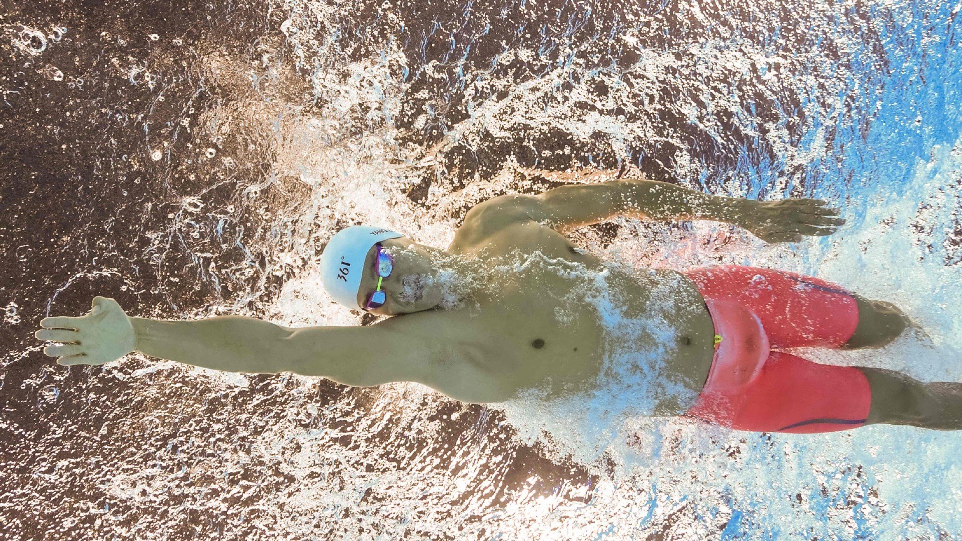 赛道上的逆袭,红牛二队力克索伯,诺里斯状态火热再掀风云